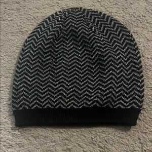 Stylish Chevron Knit Beanie in Black and White